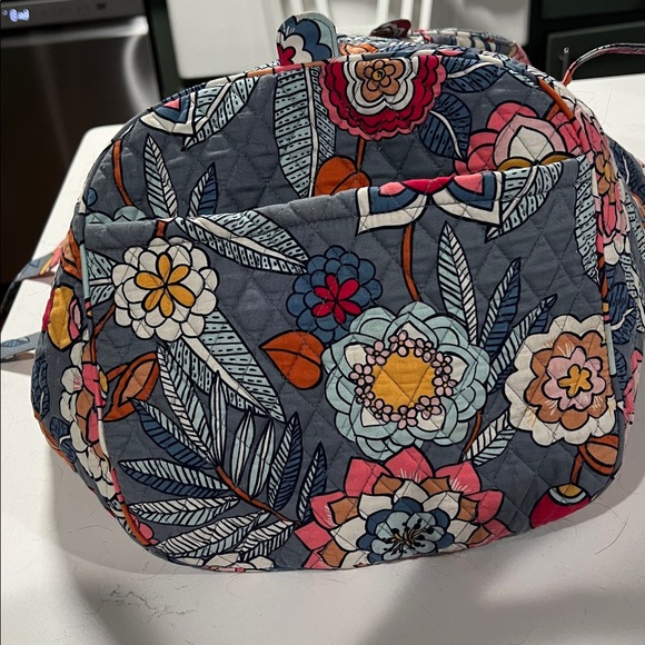Floral Quilted Vera Bradley - Picture 2 of 4